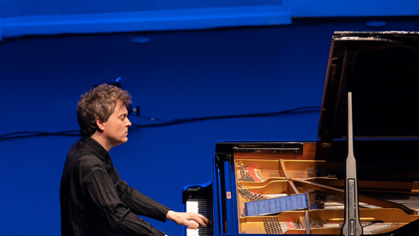Paul Lewis